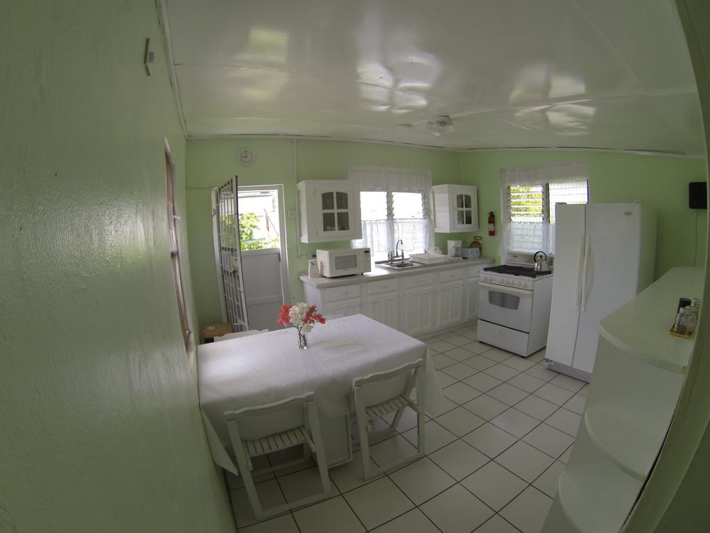 Beach Guest House Cleverdale 布里奇敦 外观 照片